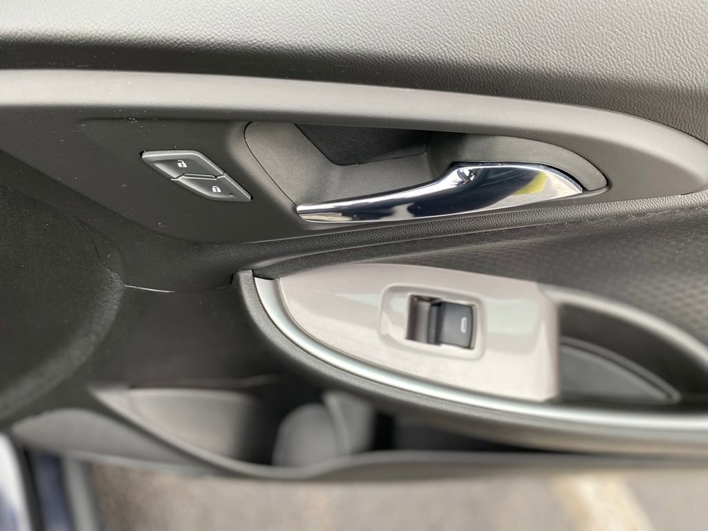 Used 2023 Chevrolet Malibu LS FWD image 10