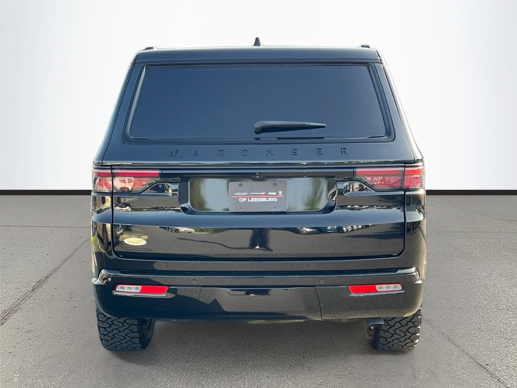 Used 2023 Jeep Wagoneer Series II AWD/4WD image 6
