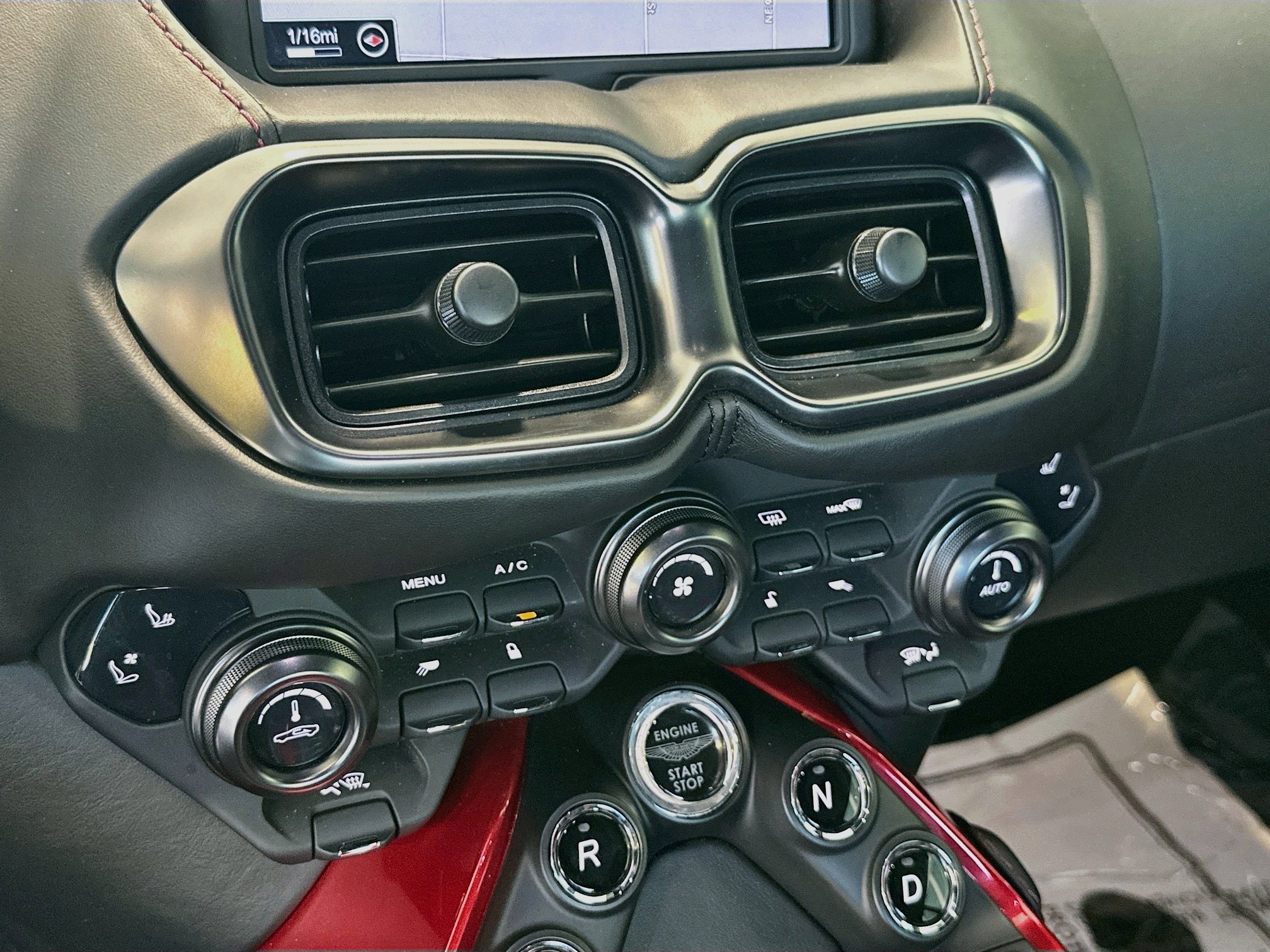 Used 2019 Aston Martin V8 Vantage Coupe RWD image 15