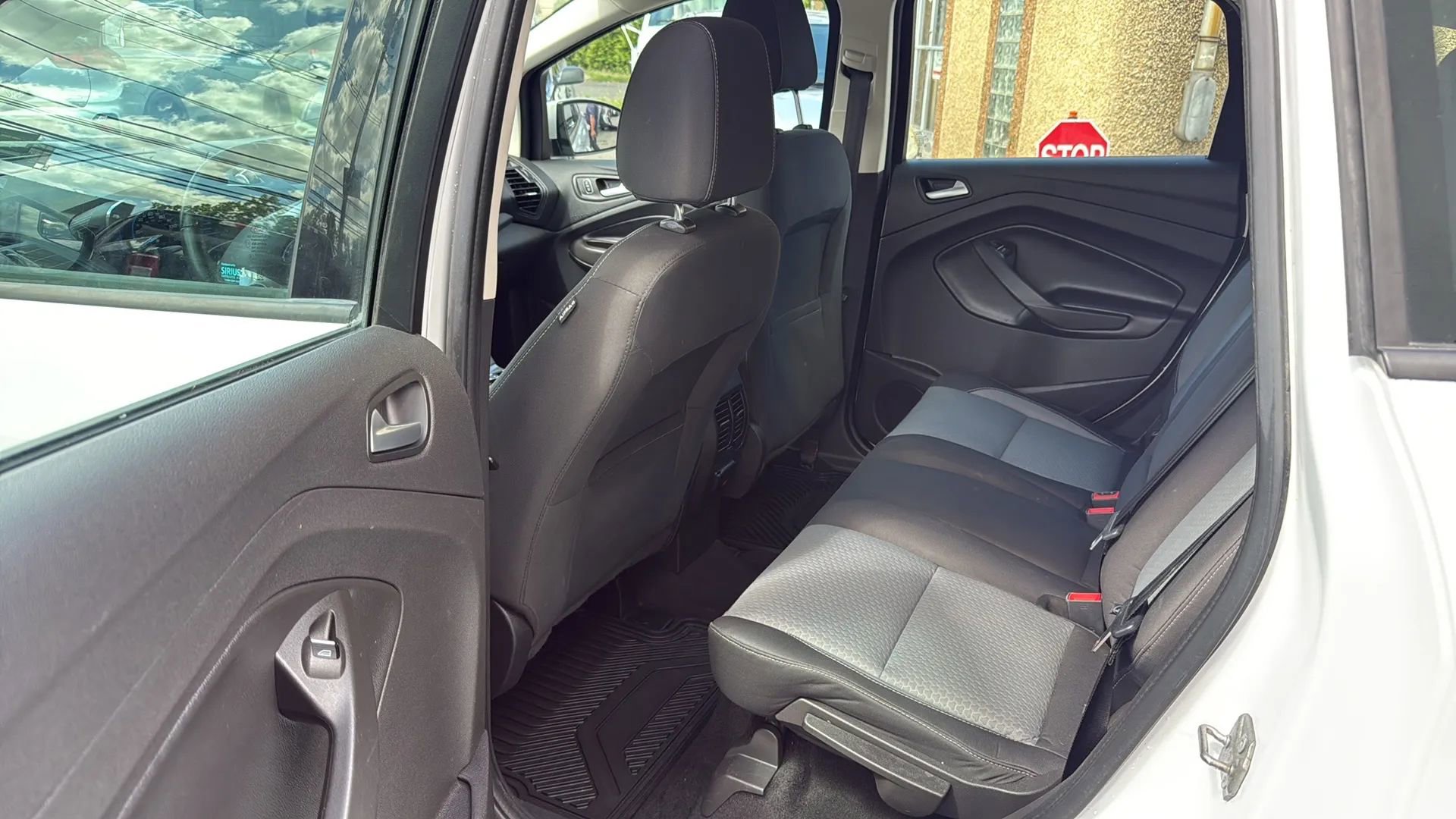 Used 2017 Ford C-MAX Energi SE image 27