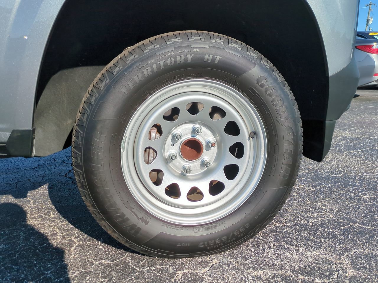 Used 2024 Chevrolet Colorado W/T image 11