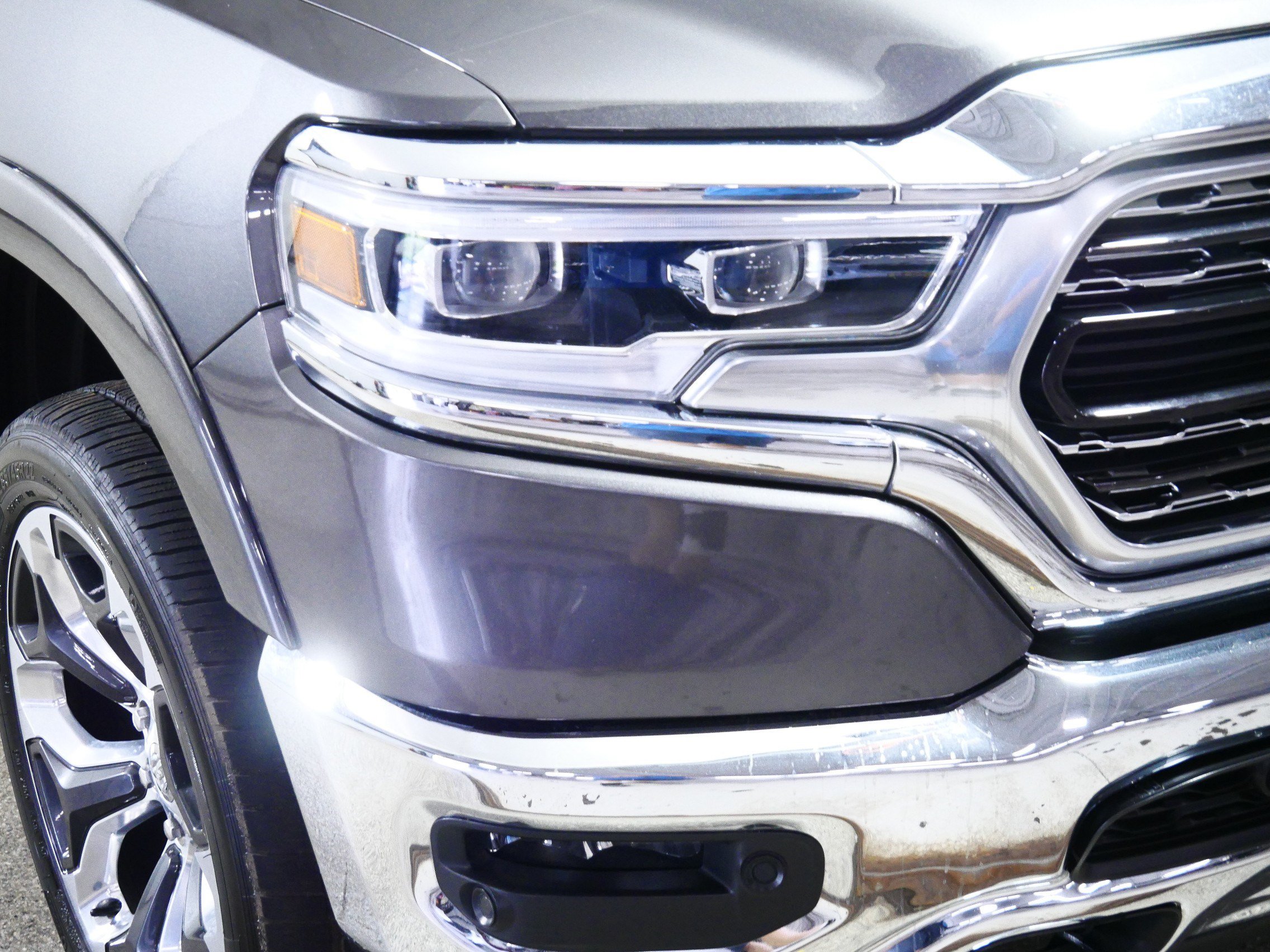 Used 2019 RAM 1500 Limited AWD/4WD image 16