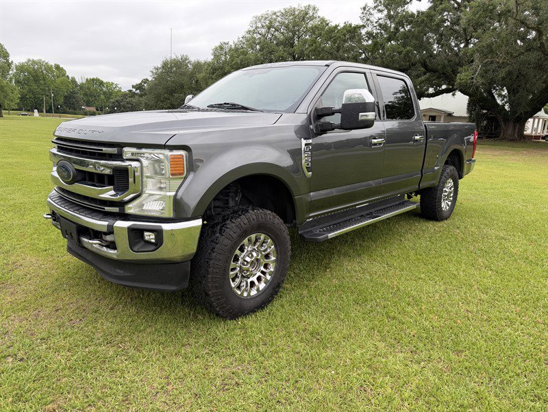 Used 2020 Ford F250 XLT w/ XLT Premium Package AWD/4WD image 2