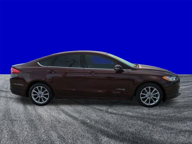 Certified 2017 Ford Fusion SE image 3