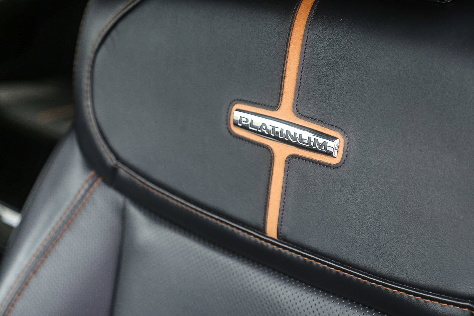 Used 2024 Ford F350 Platinum w/ FX4 Off-Road Package image 23