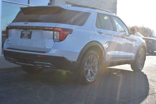 New 2026 Ford Explorer Active w/ Active Comfort Package image 11
