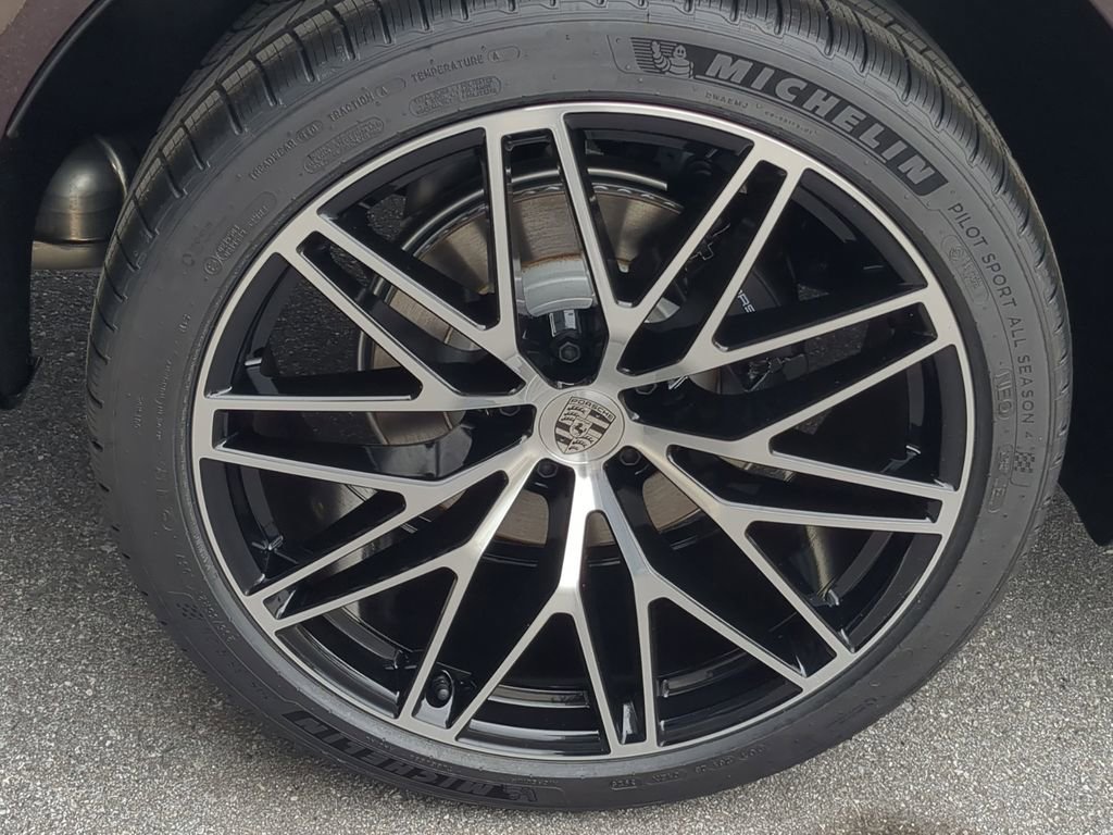 New 2026 Porsche Macan Turbo image 14