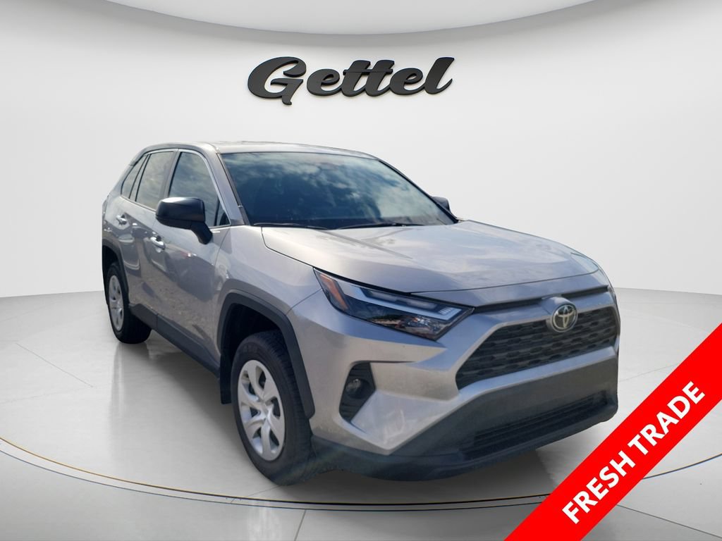Used 2025 Toyota RAV4 LE FWD image 3