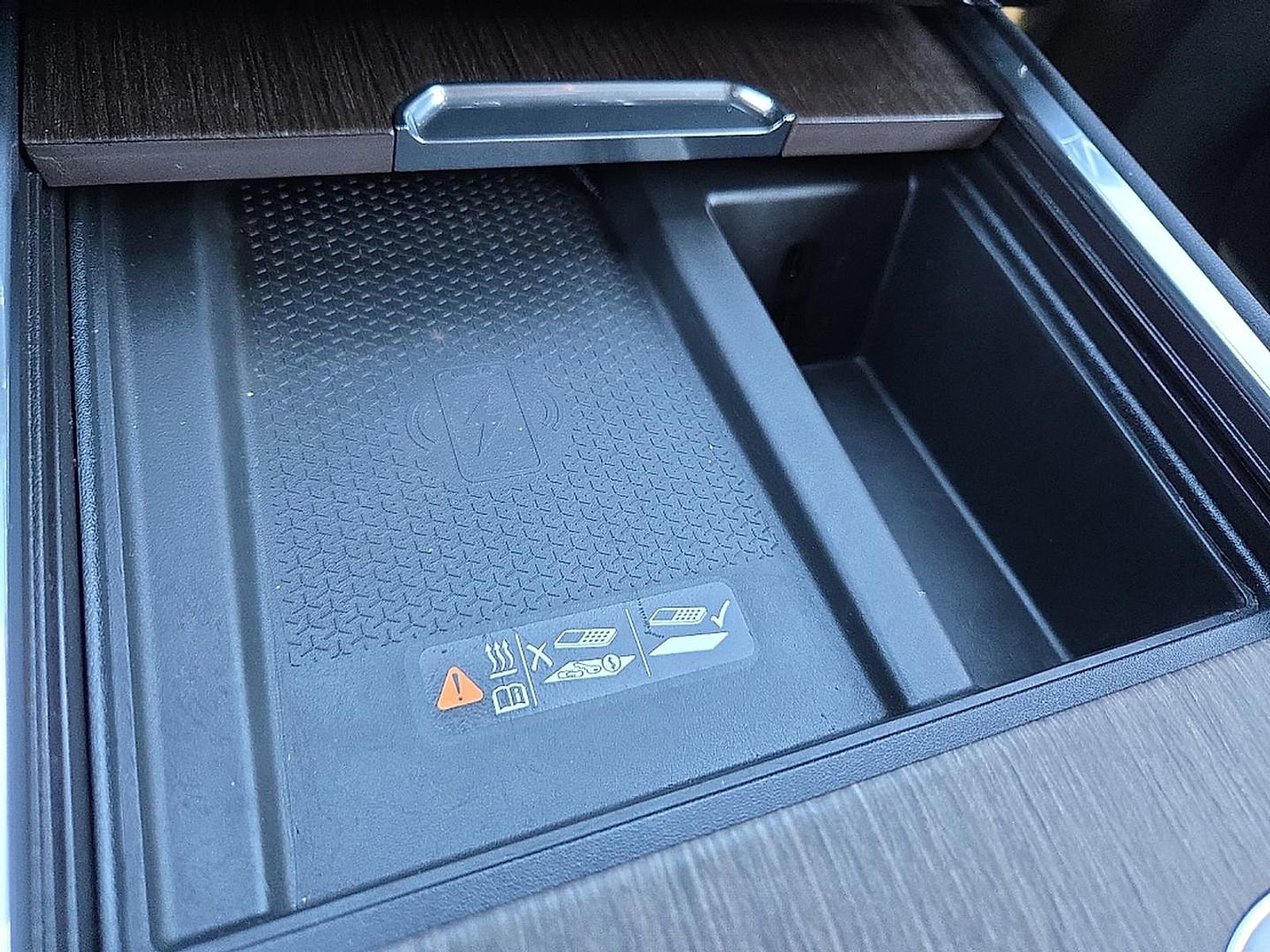 Used 2025 GMC Acadia Denali image 19