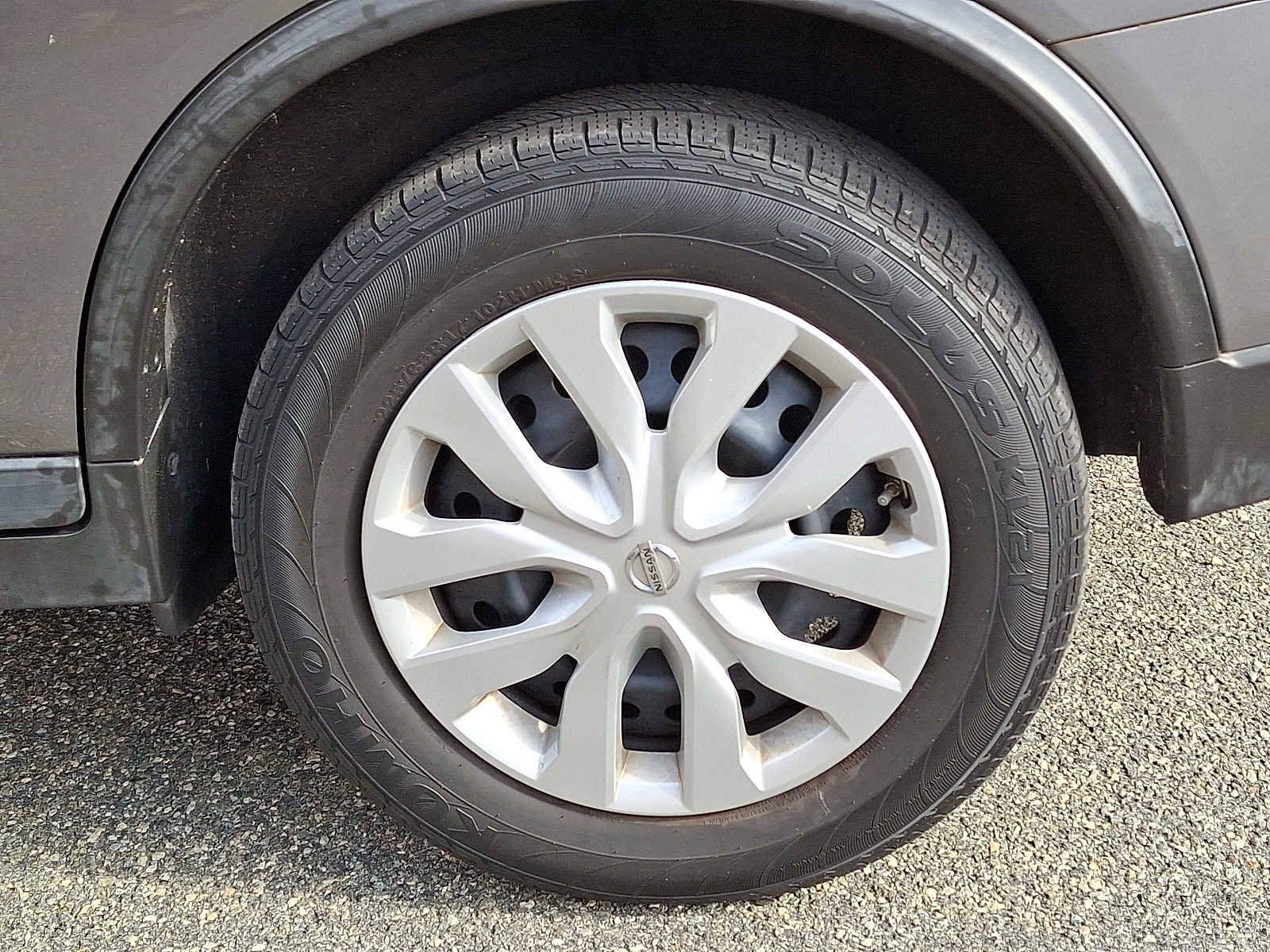 Used 2015 Nissan Rogue S image 6