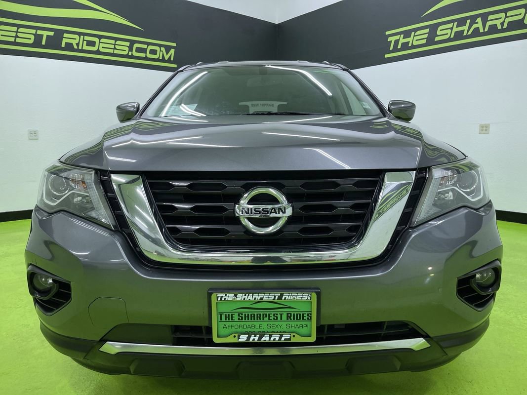 Used 2020 Nissan Pathfinder SV image 3