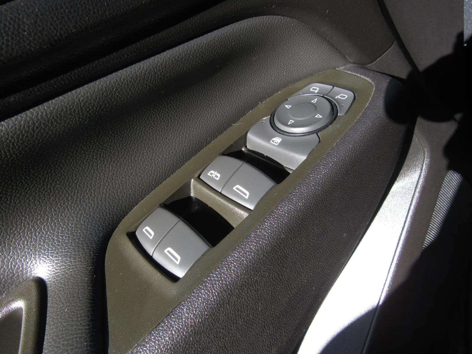 Used 2023 Chevrolet Equinox LT FWD image 21