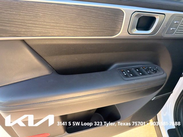 Used 2025 Hyundai Santa Fe Limited FWD image 15