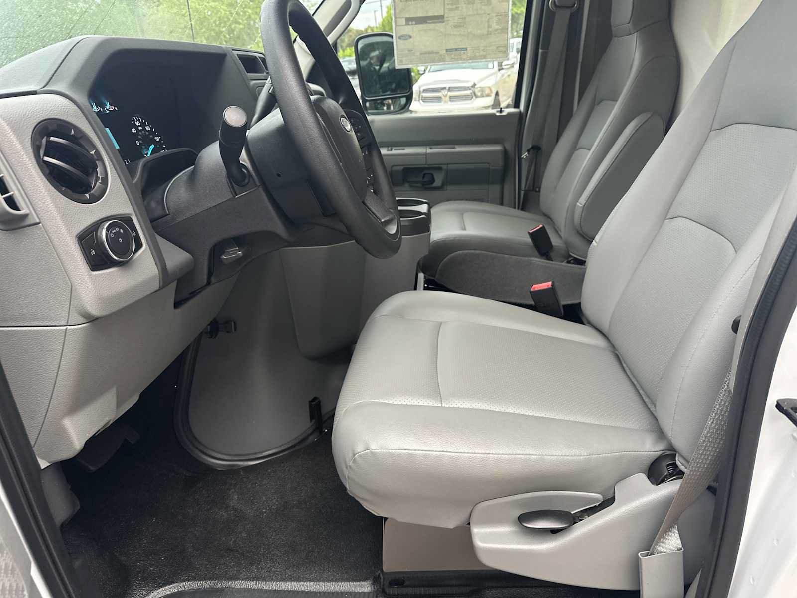 New 2025 Ford E-450 and Econoline 450 Super Duty w/ Power Equipment Group RWD image 9