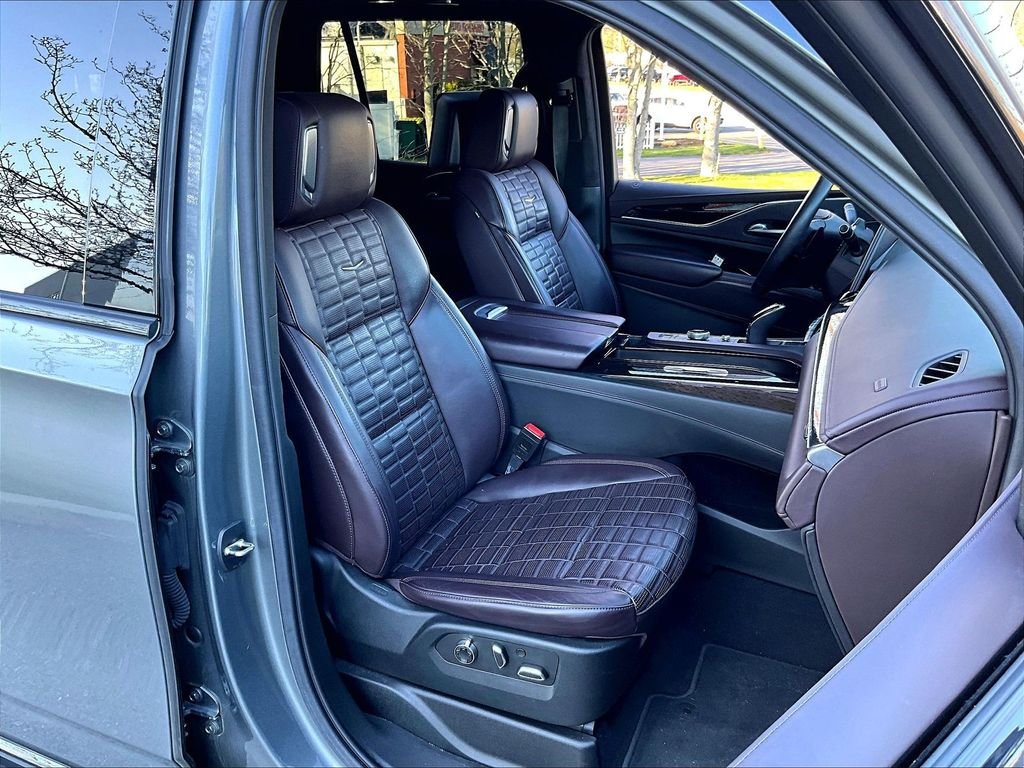 Used 2021 Cadillac Escalade Sport Platinum w/ Heavy-Duty Trailer Package AWD/4WD image 11