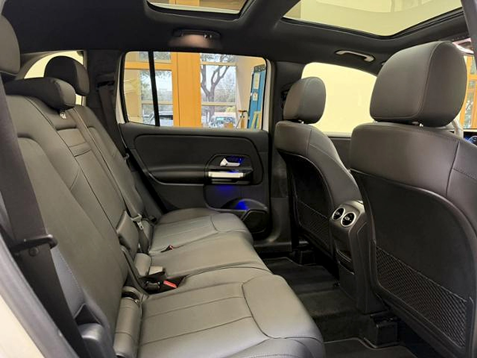 Used 2025 Mercedes-Benz GLB 250 image 20