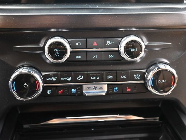 New 2026 Ford F250 Lariat w/ Black Appearance Package image 22