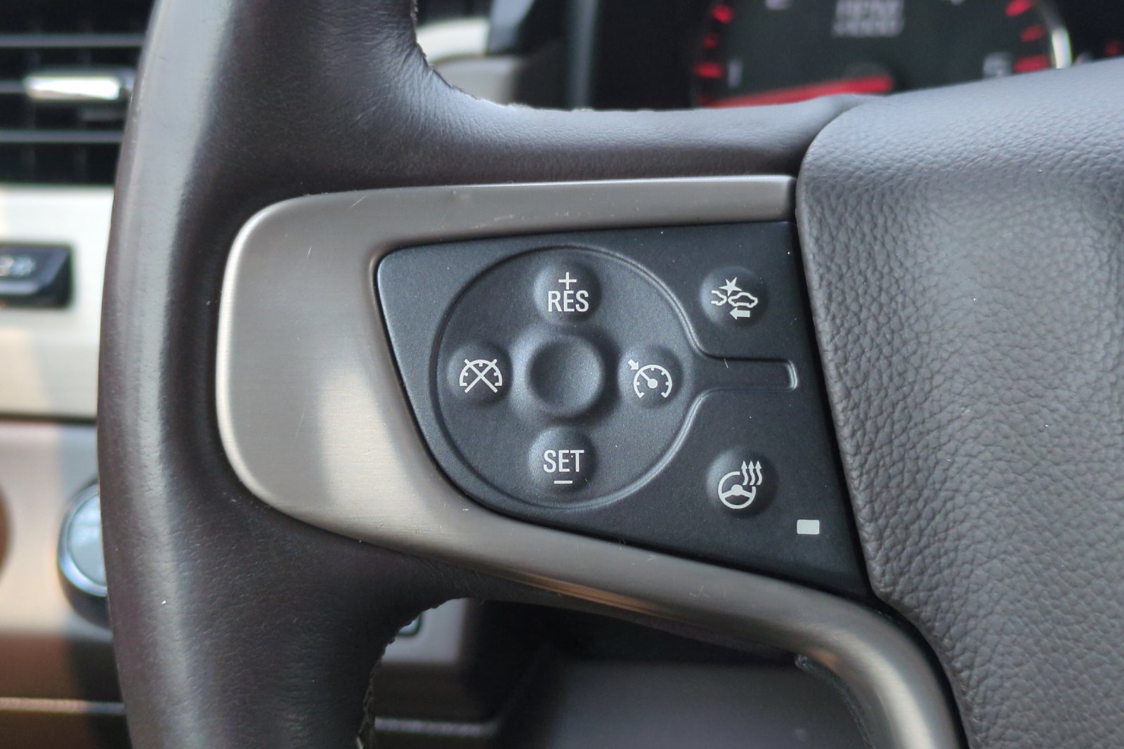 Used 2015 GMC Yukon Denali w/ Premium Package AWD/4WD image 35
