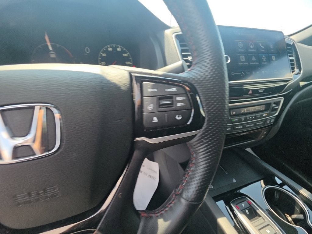 Certified 2025 Honda Ridgeline Black Edition image 19