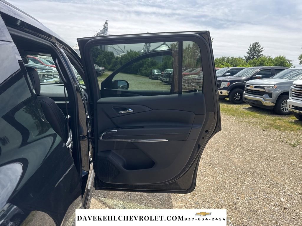 Used 2024 Chevrolet Traverse LT w/ Midnight/Sport Edition FWD image 25