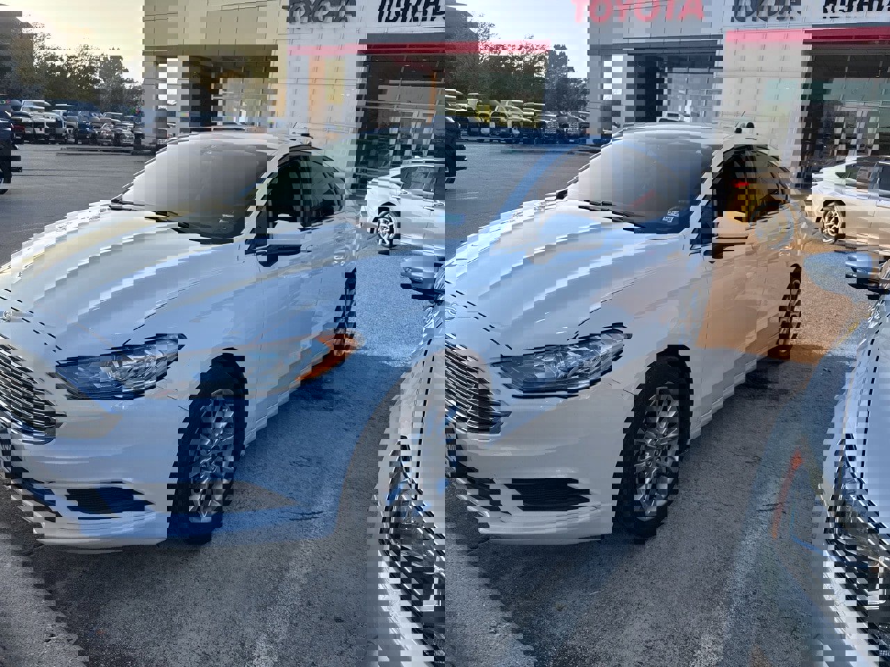 Used 2017 Ford Fusion SE w/ Fusion SE Technology Package