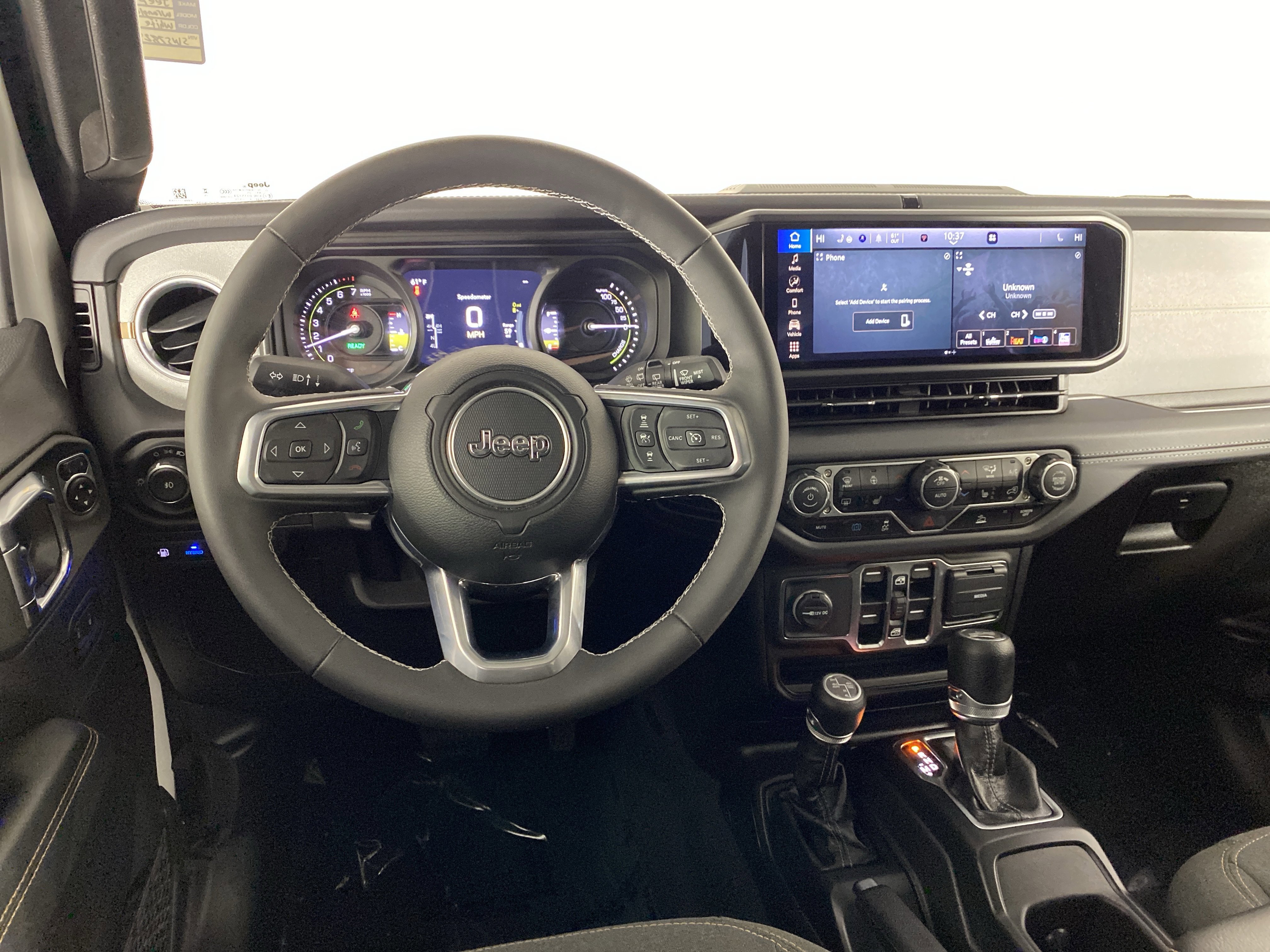 Used 2025 Jeep Wrangler Sahara AWD/4WD image 21