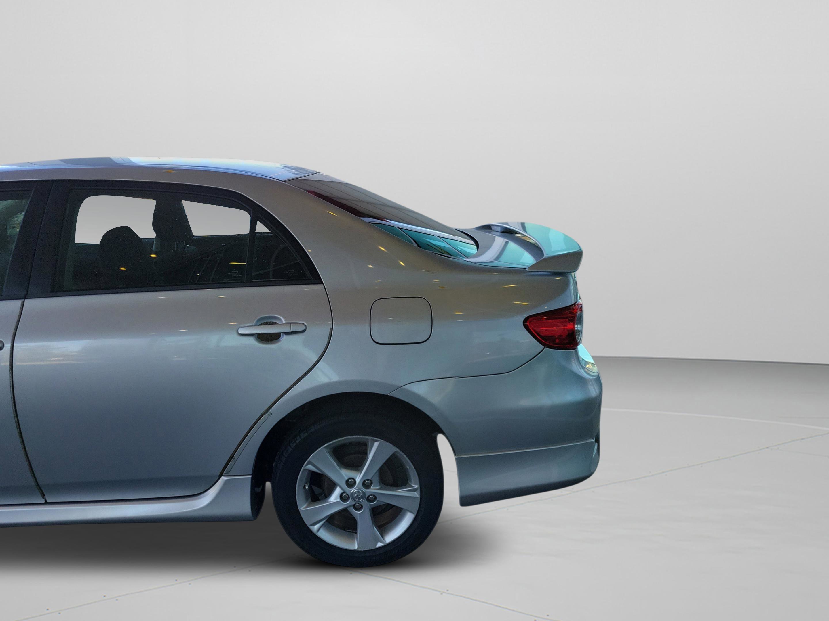 Used 2013 Toyota Corolla S image 31