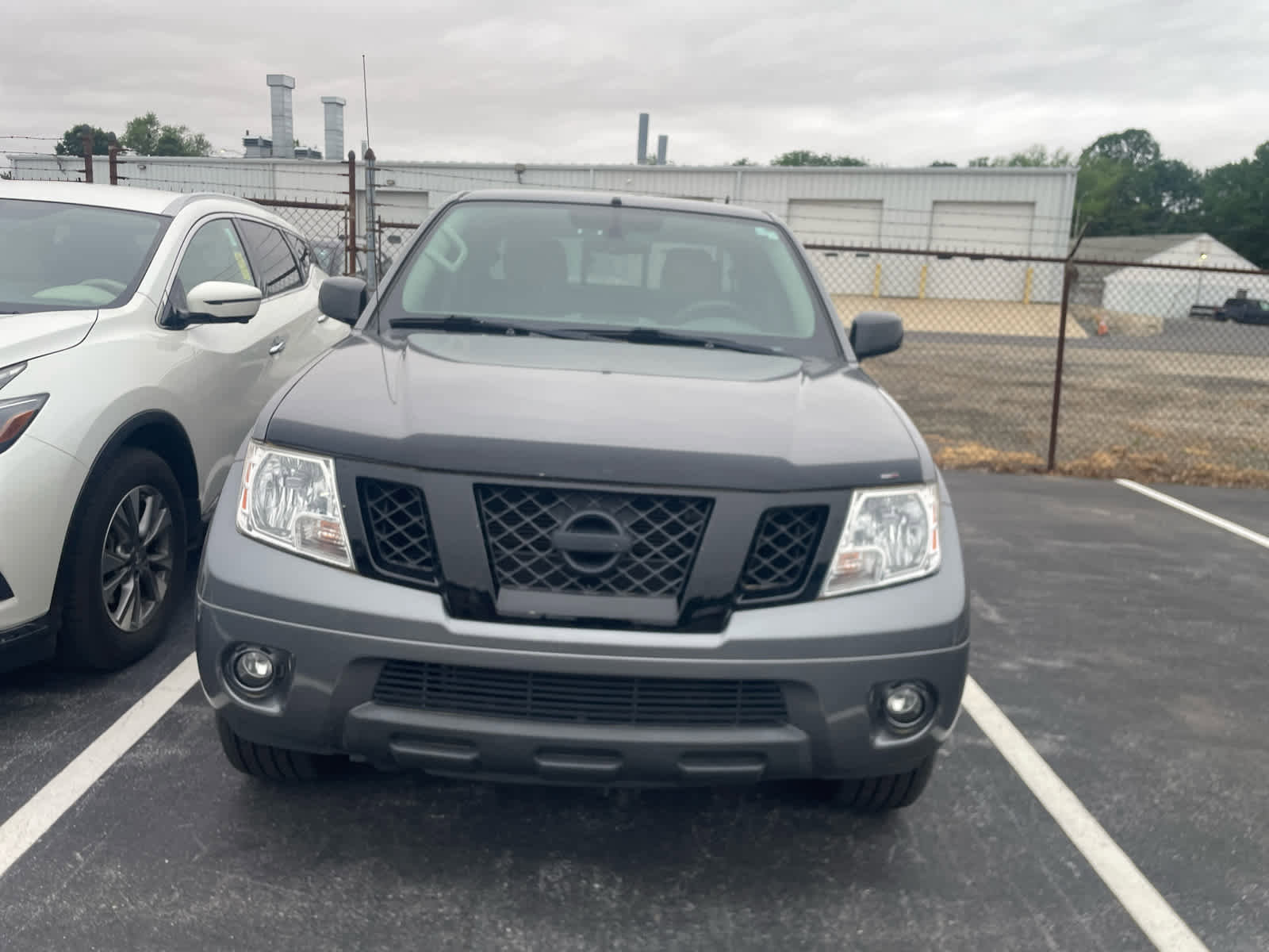 Used 2021 Nissan Frontier SV w/ Midnight Edition Floor Mats AWD/4WD image 2