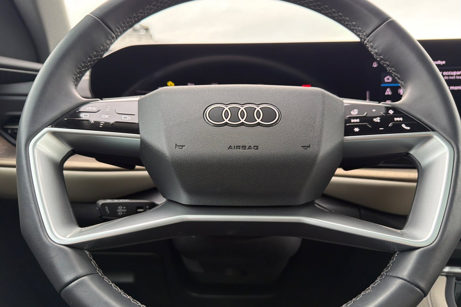 Used 2025 Audi Q5 Premium w/ Convenience Package image 23