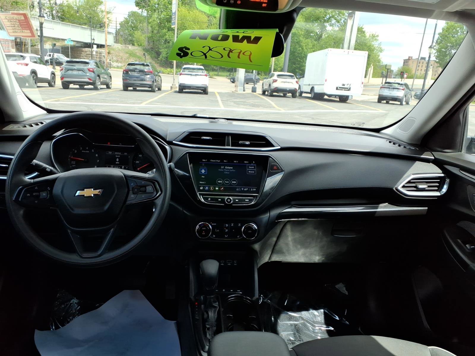 Used 2023 Chevrolet TrailBlazer LT w/ Convenience Package AWD/4WD image 15