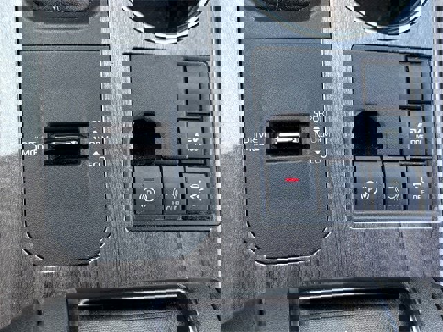 Used 2023 Toyota Highlander Limited image 22