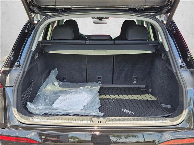 Used 2025 Audi Q5 Premium AWD/4WD image 6