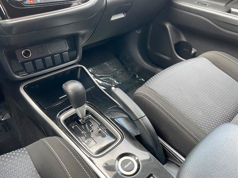 Used 2017 Mitsubishi Outlander ES AWD/4WD image 92
