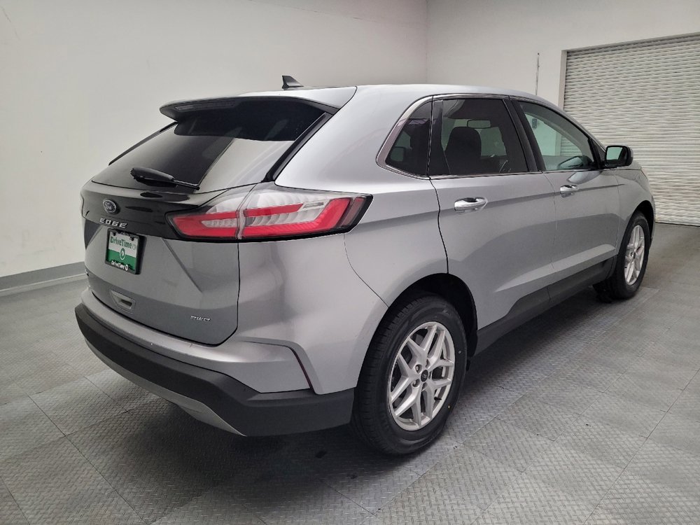 Used 2024 Ford Edge SEL image 9