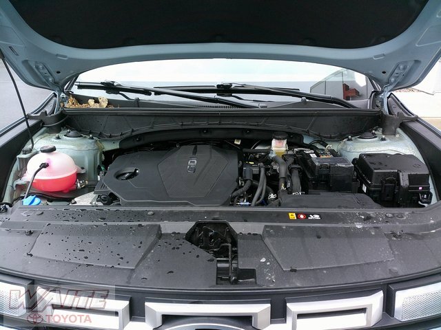 Used 2025 Hyundai Santa Cruz SE image 8