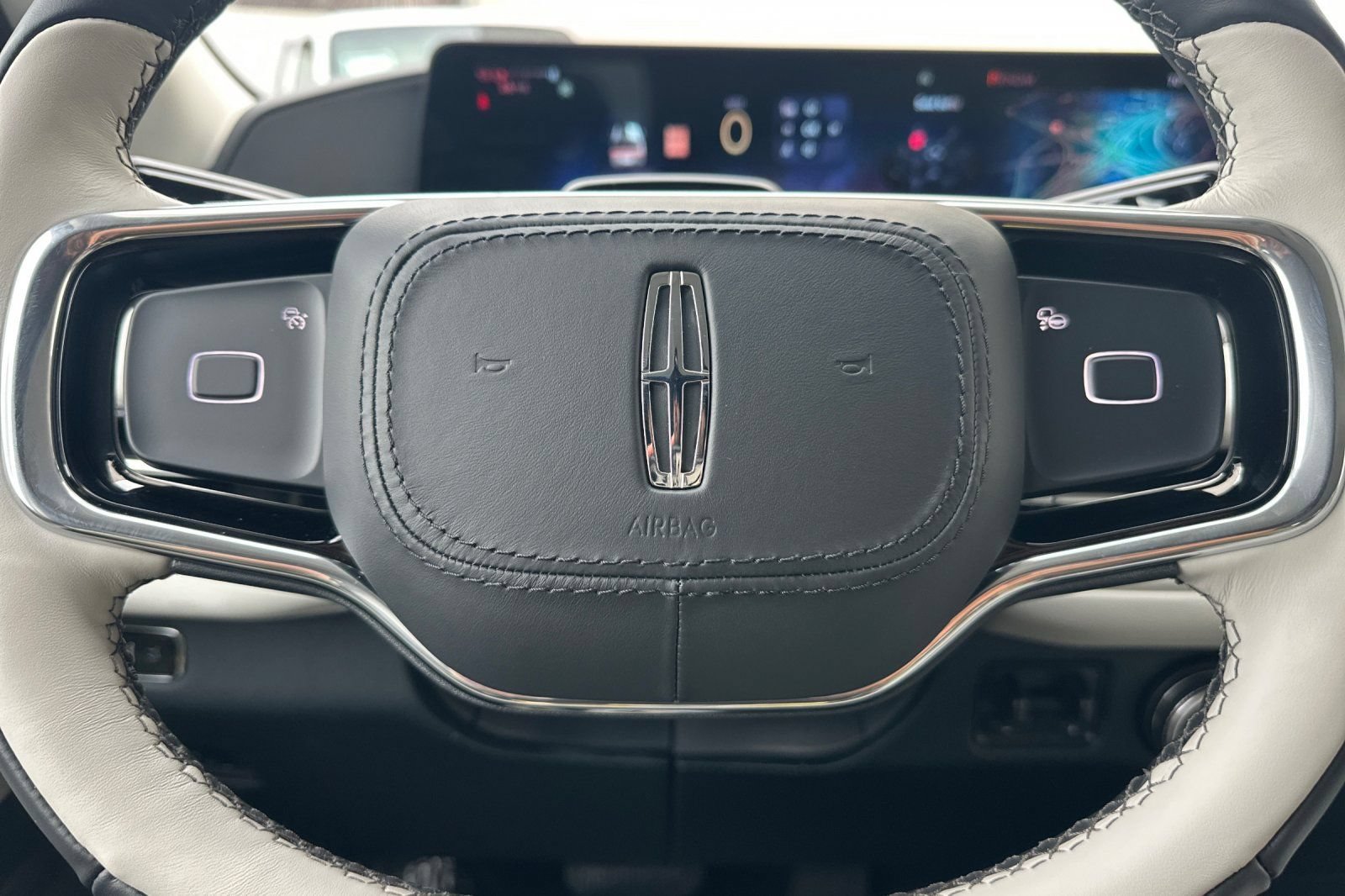 New 2026 Lincoln Navigator Premiere AWD/4WD image 24
