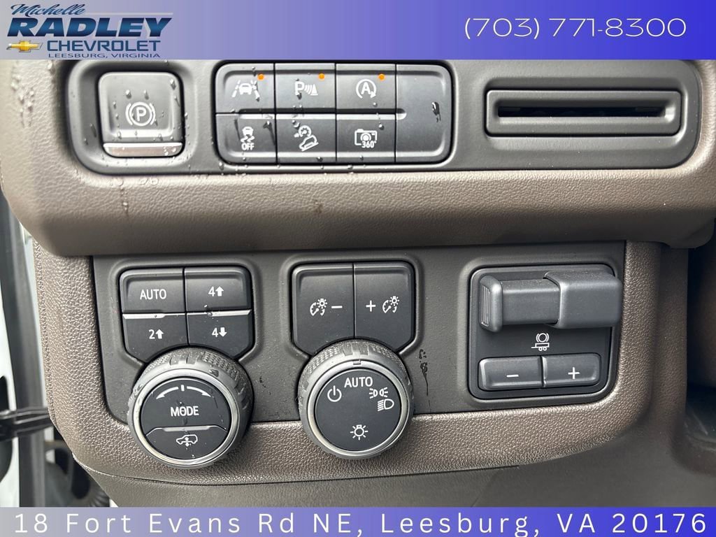 Used 2023 Chevrolet Suburban Z71 w/ Off-Road Capability Package AWD/4WD image 15