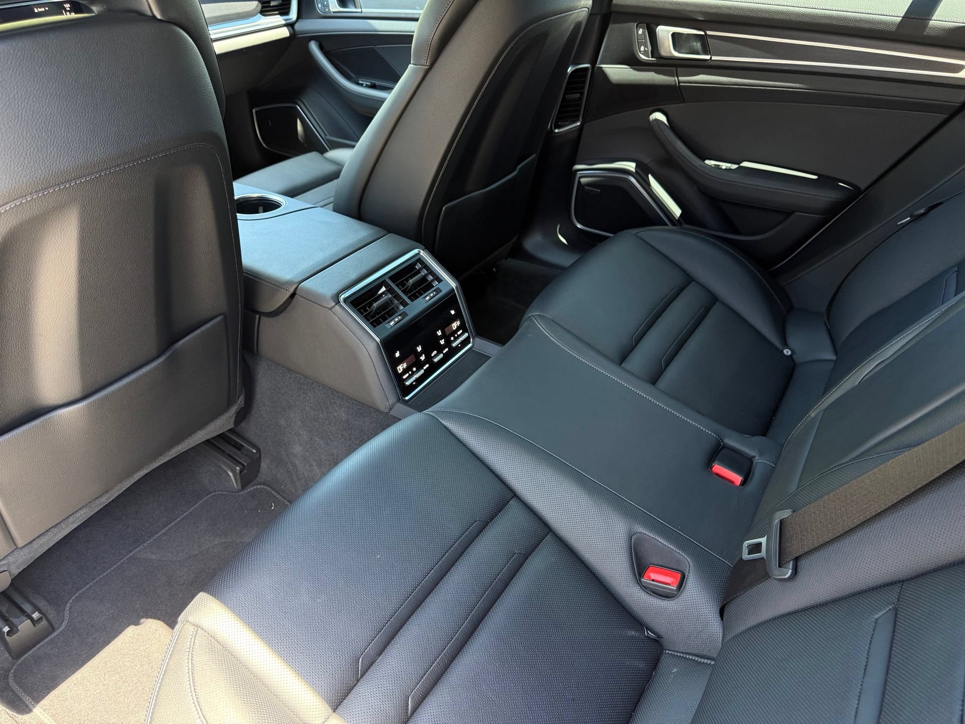 Certified 2023 Porsche Panamera Platinum Edition RWD image 30