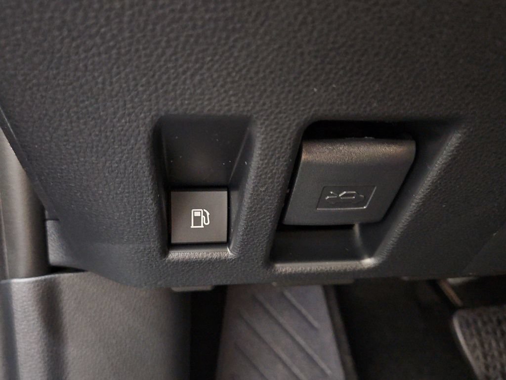 New 2026 Toyota RAV4 XSE AWD/4WD image 17