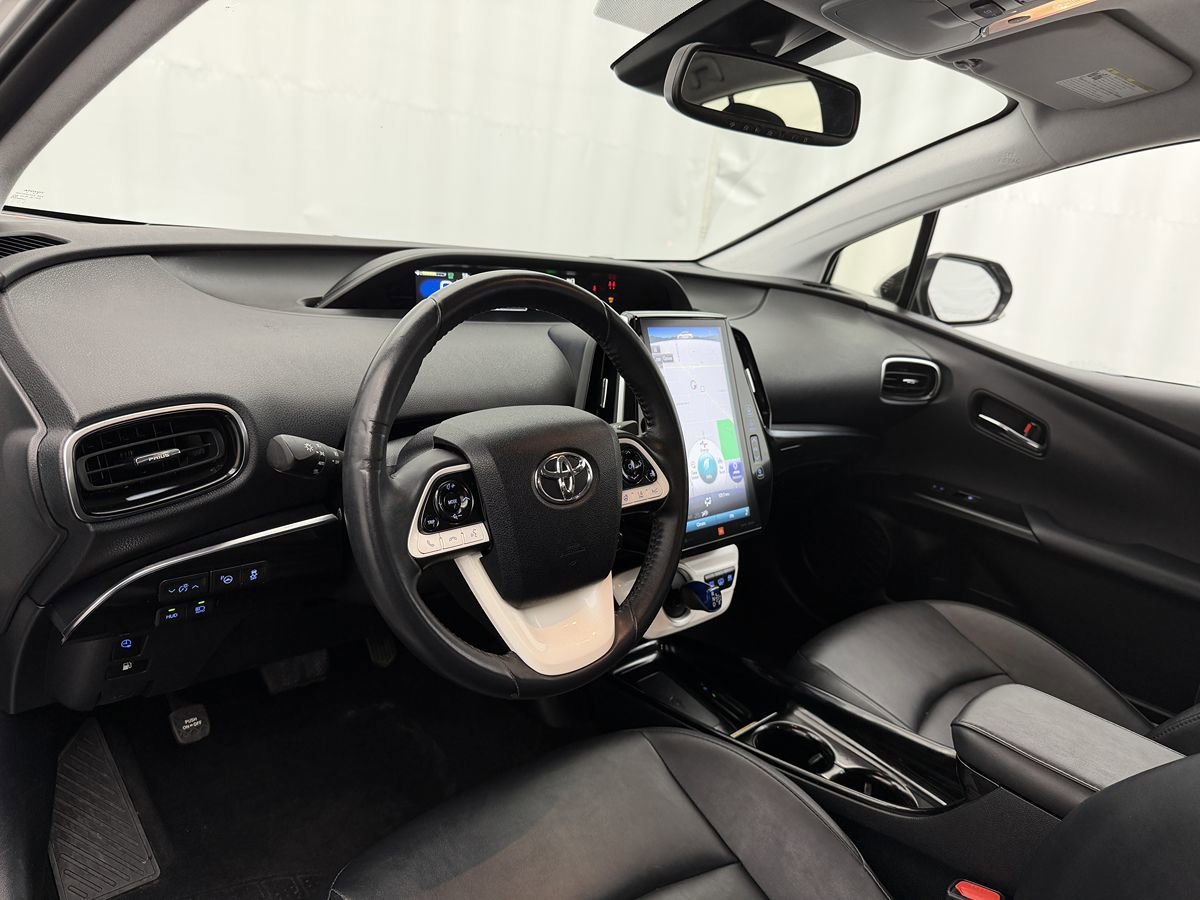 Used 2017 Toyota Prius Prime Advanced FWD image 7