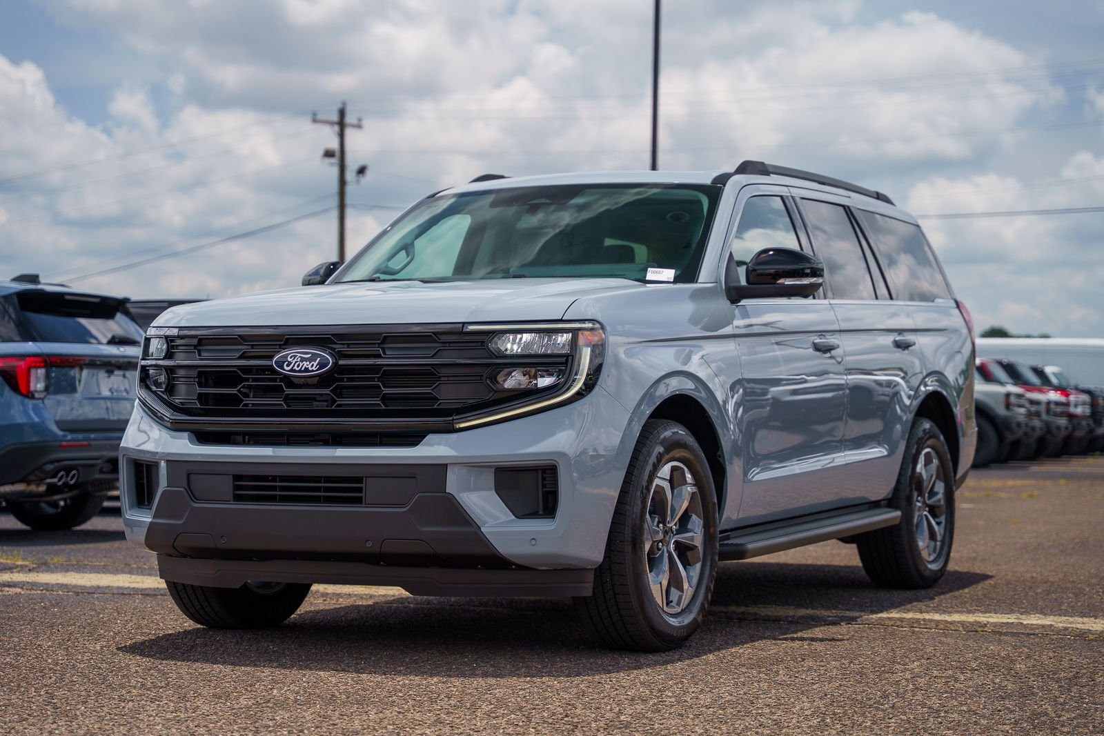 New 2027 Ford Expedition Active RWD image 3