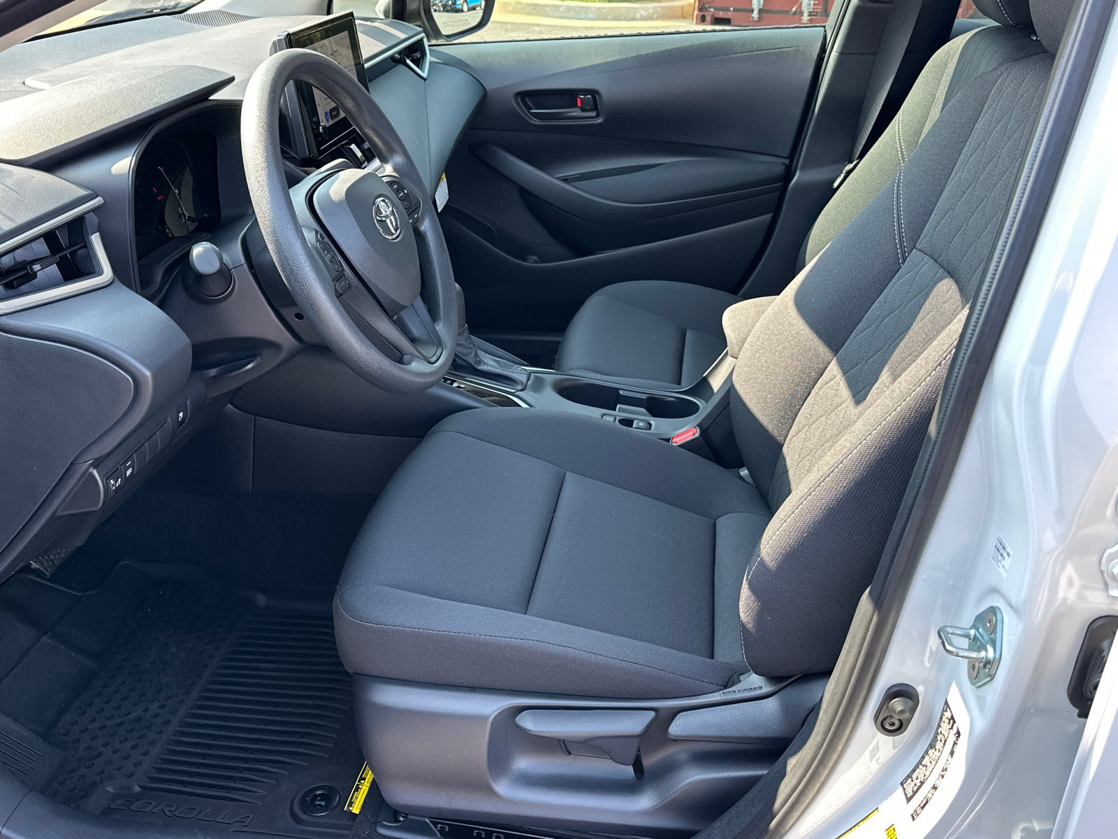 Used 2026 Toyota Corolla LE FWD image 11