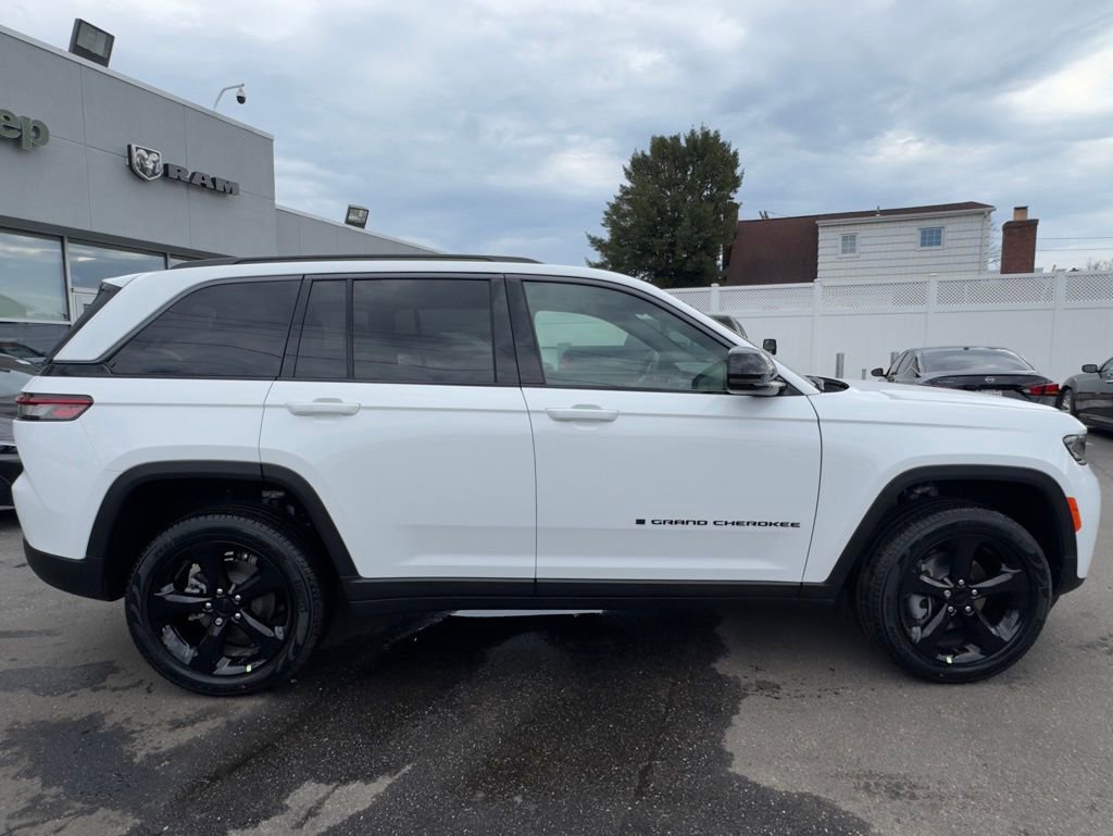 New 2026 Jeep Grand Cherokee Limited w/ Limited Altitude Package image 8