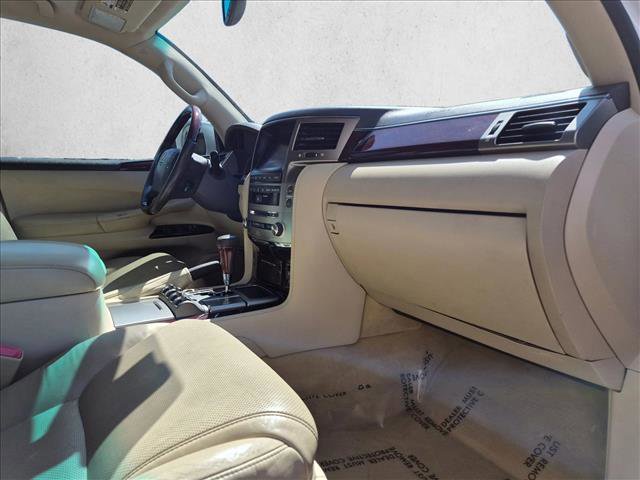 Used 2014 Lexus LX 570 4WD image 23