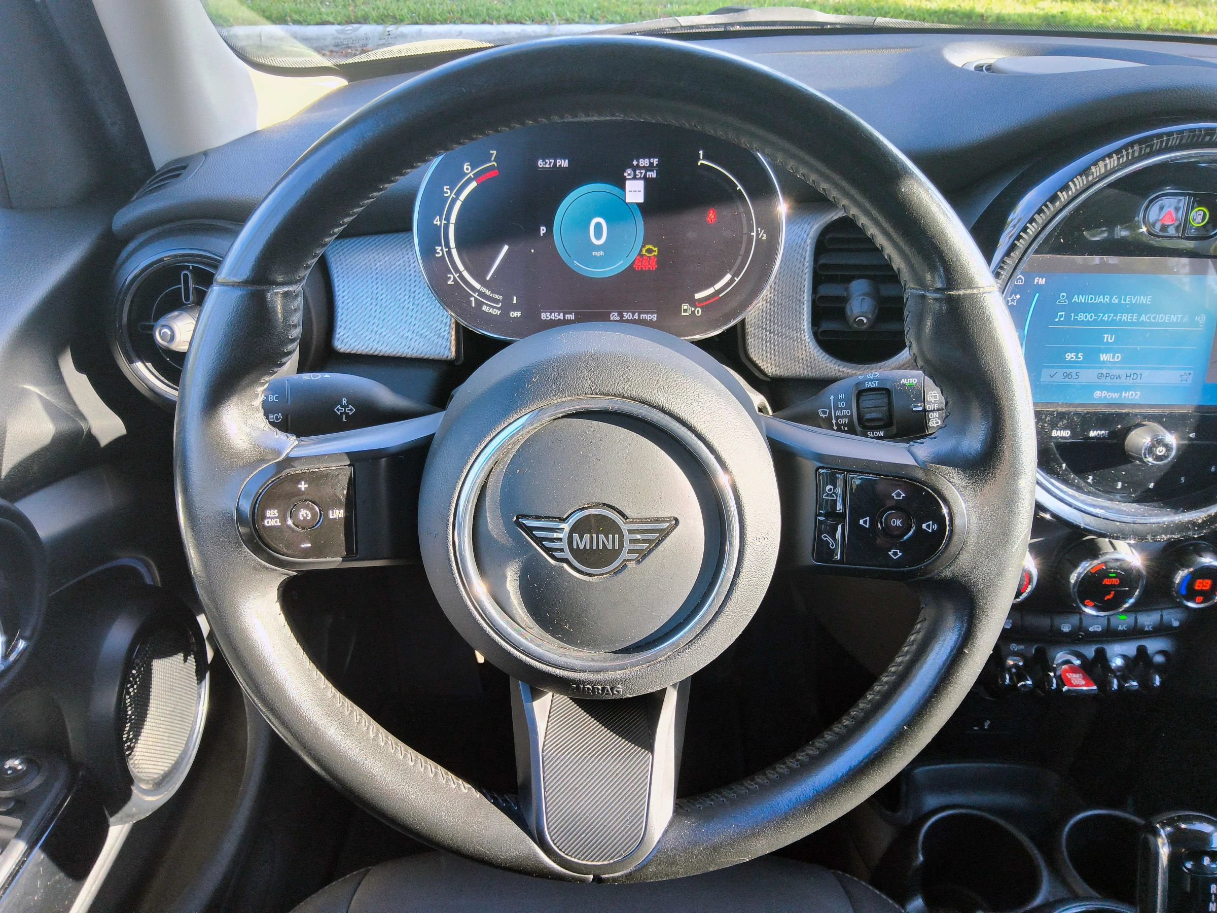 Used 2023 MINI Cooper 4-Door Hardtop FWD image 6
