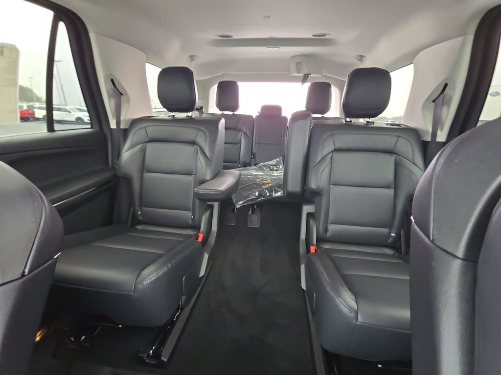 New 2025 Lincoln Navigator Reserve AWD/4WD image 28