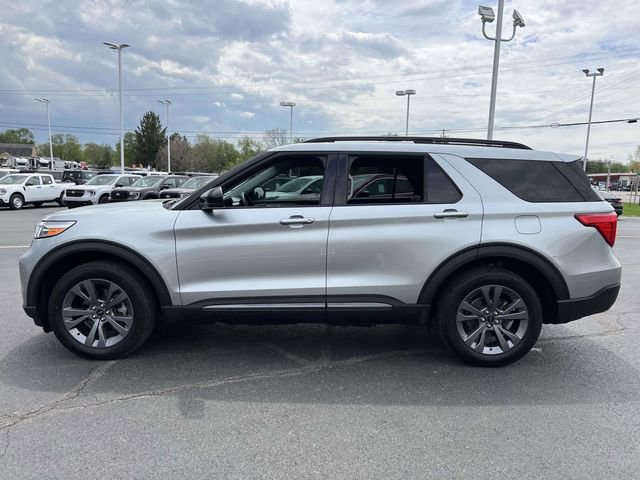Certified 2023 Ford Explorer XLT w/ Equipment Group 202A AWD/4WD image 4