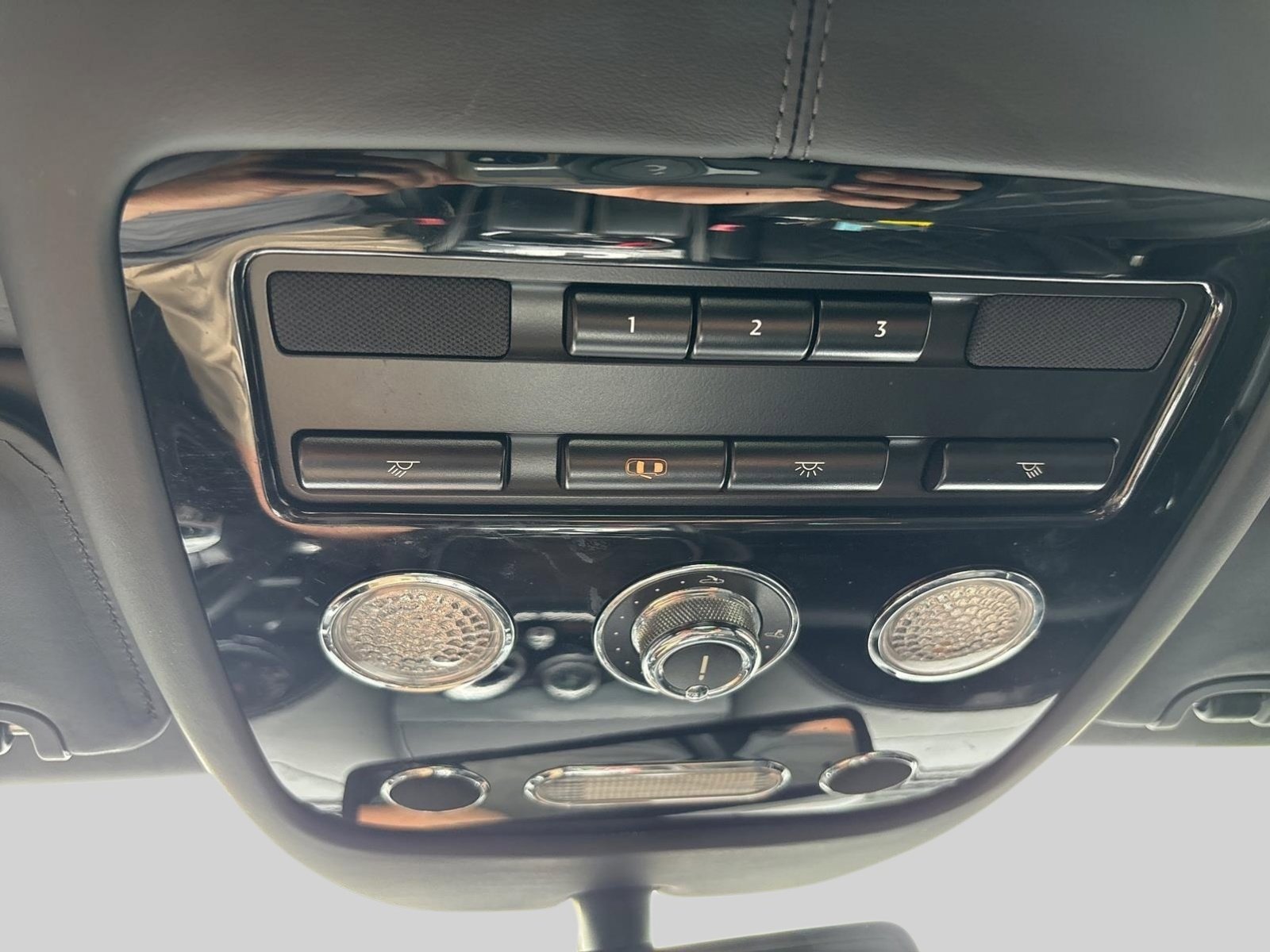 Used 2014 Bentley Flying Spur W12 image 23