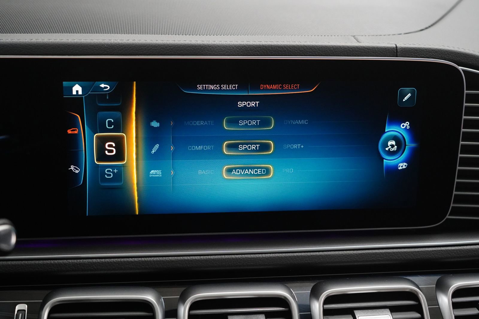 New 2026 Mercedes-Benz GLE 53 AMG 4MATIC Coupe image 29