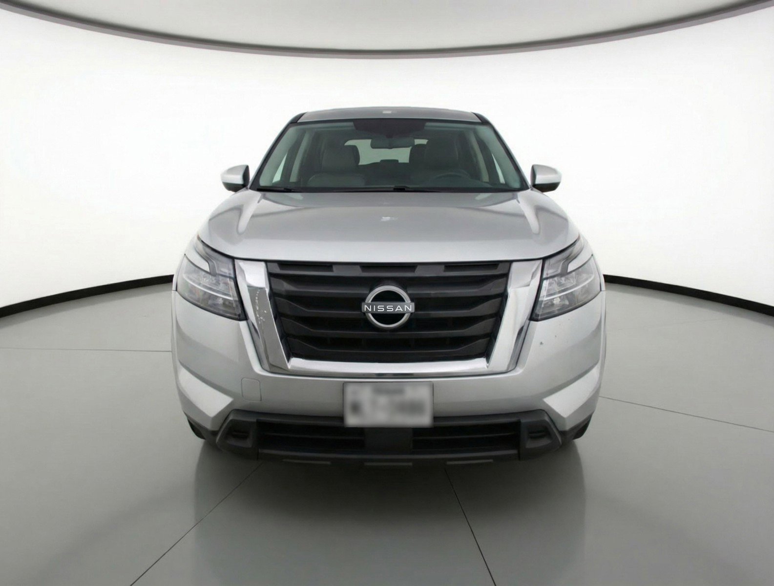 Used 2025 Nissan Pathfinder SV image 2